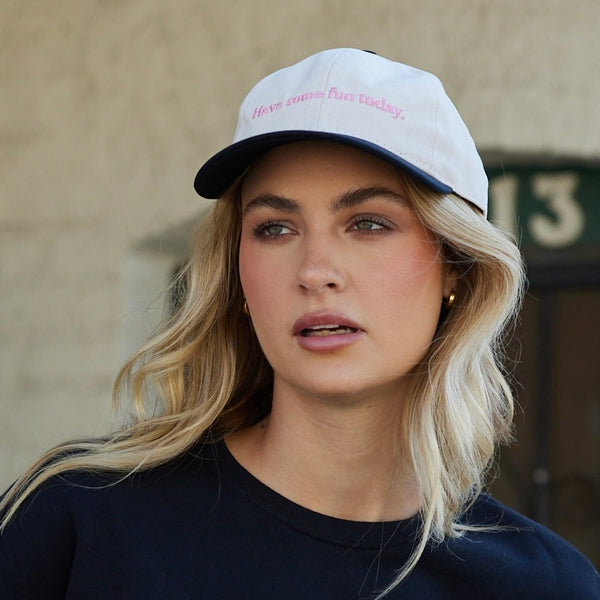 La gorra de béisbol bordada "rosa" de edición limitada