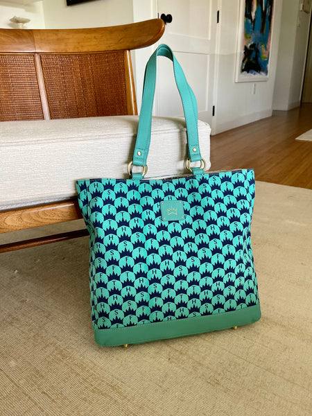 Crown Print Elaine Tote - Perri